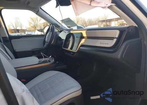 2025 Rivian R1S Ascend Tri Motor Max Pack/Premium Tri Motor Max Pack z USA, uszkodzony, nr VIN 7PDSGCBP8SN058744